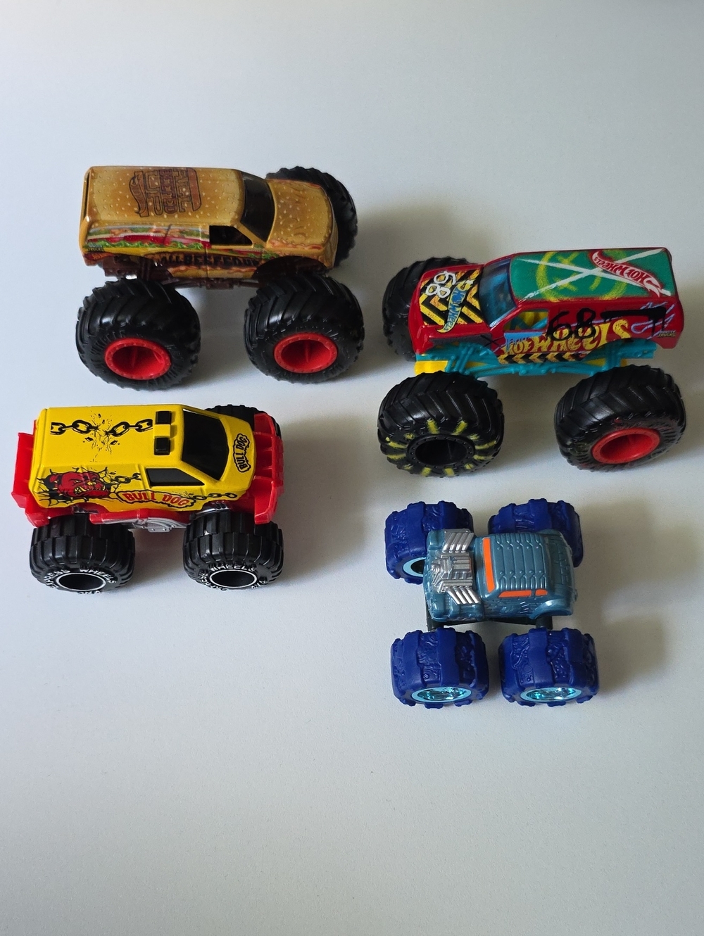 Hot Wheels Monster Trucks DEMO DERBY All Beefed Up Burger And #68 Monster Trucks